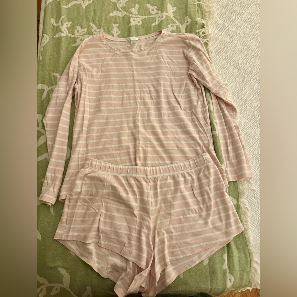 Lake pajamas long sleeve short set
